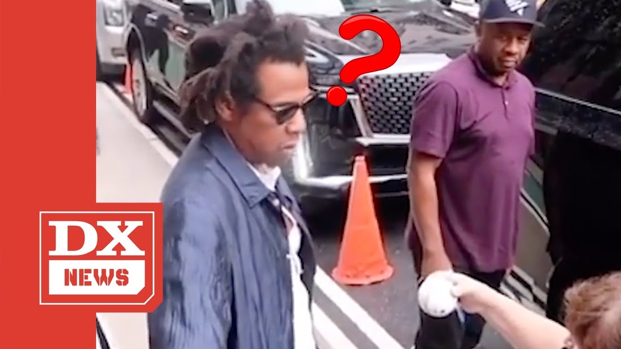 JAY Z Gives Hilarious Reaction When Fan Asks Him To Sign A Baseball…