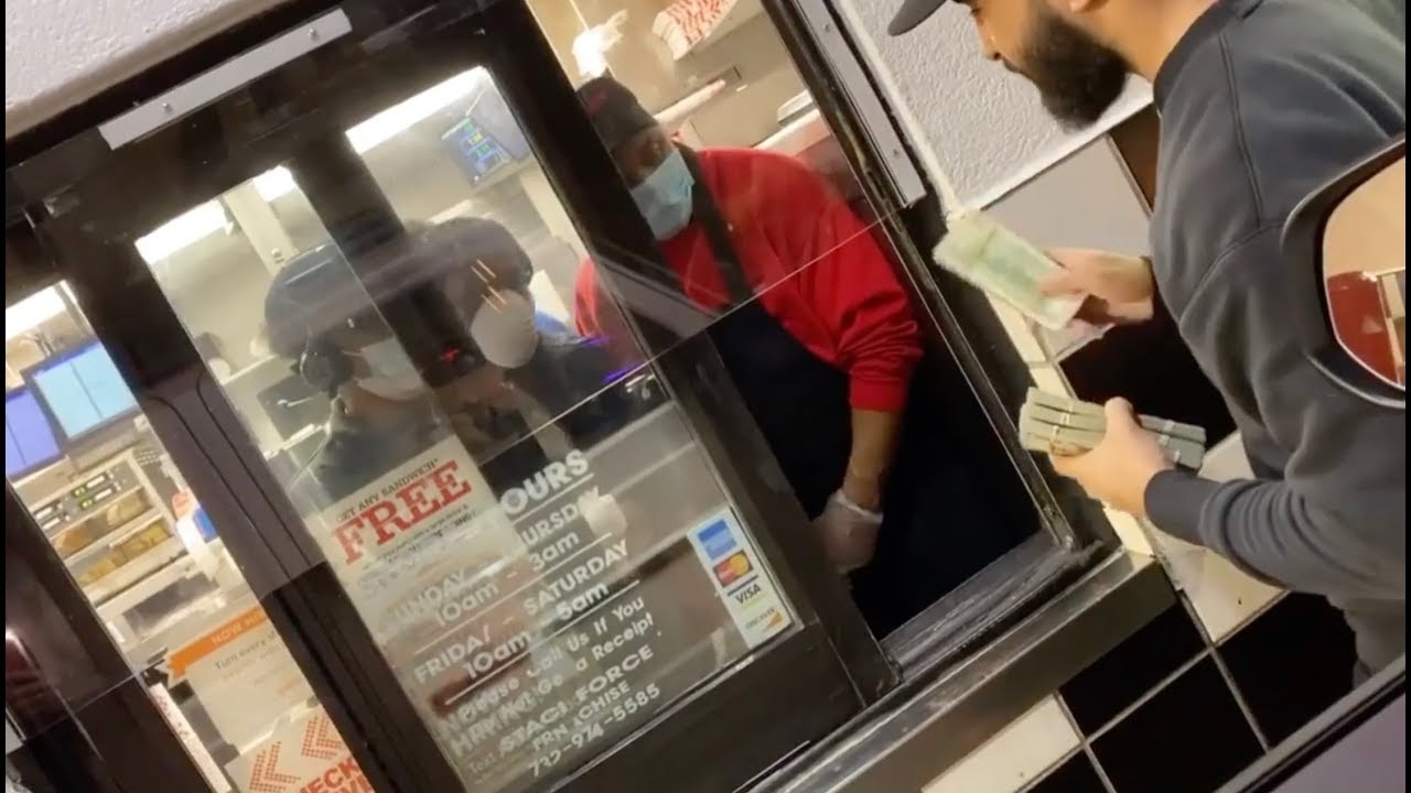 Man Gives 4 Checkers Employees $10K Each For Working During Pandemic