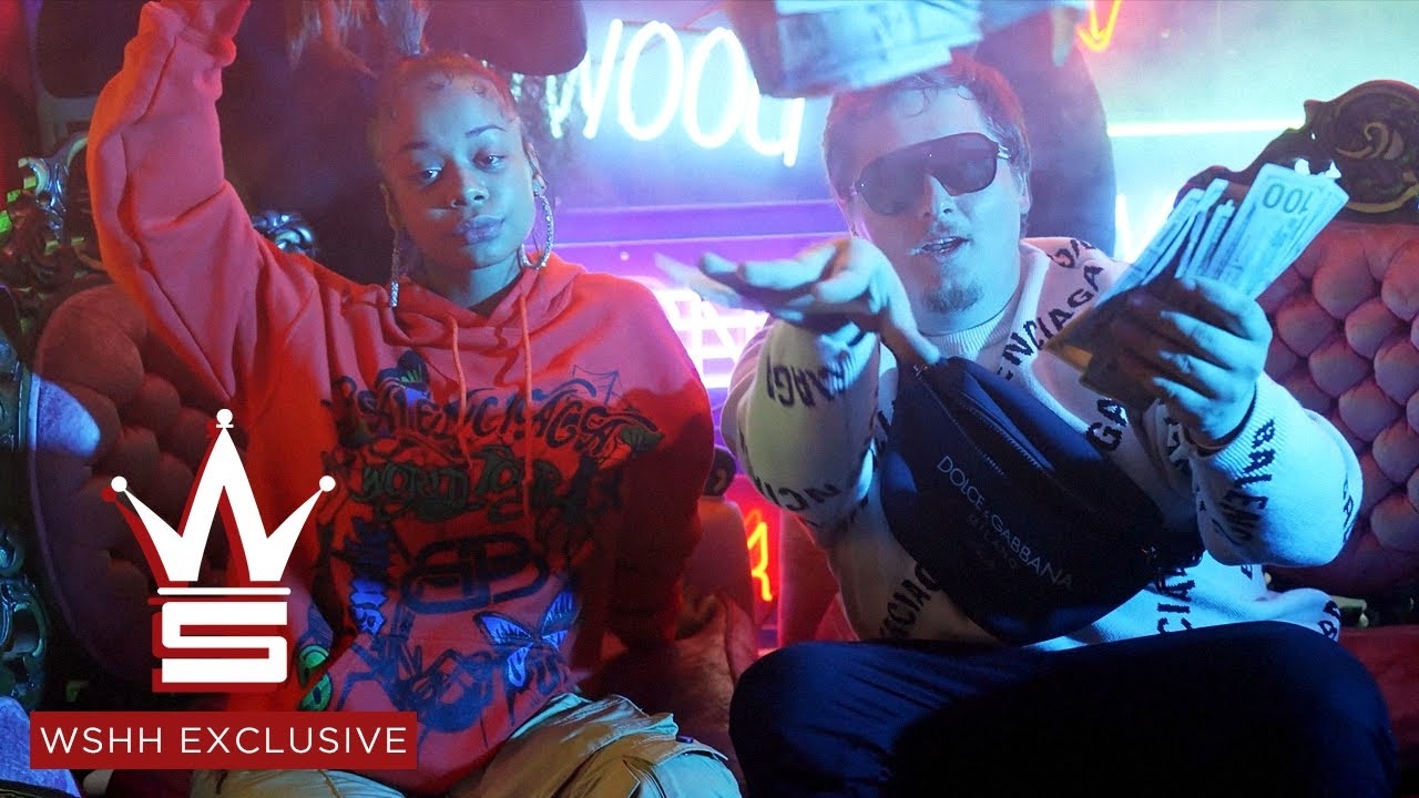 Mooluh Feat. S3nsi Molly - Beg For It (Official Music Video)