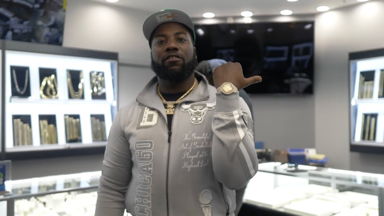 Bossman Cobi Spends A Bankroll At Jewlery Store Shuts Down Peachtree Mall
