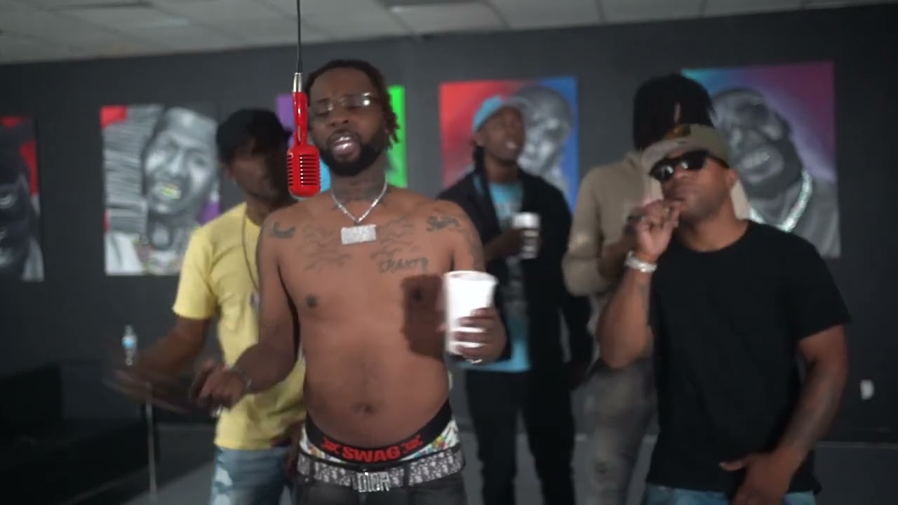 Memphis Rapper Yayo Rackz "Sign Out" Hottest Mic In Da Street Live Performance with Famous Animal Tv