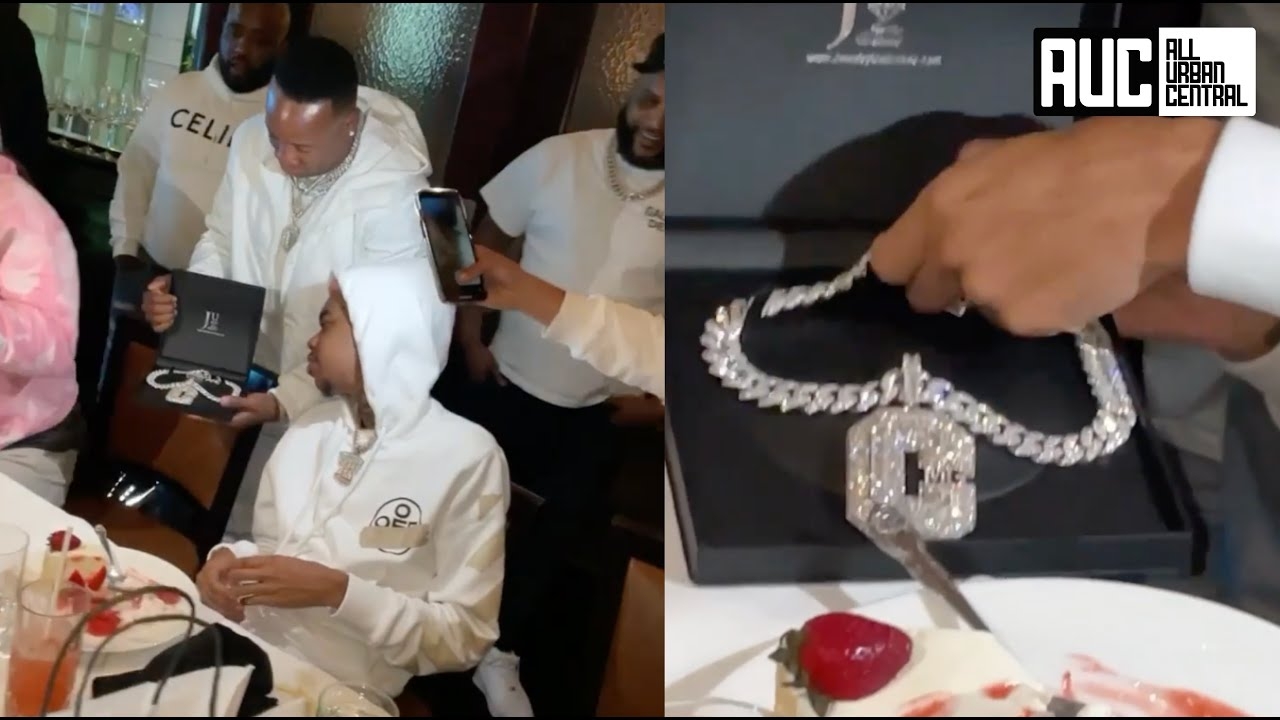 Yo Gotti Signs Lil Poppa Gives Him $500K Diamond CMG Chain
