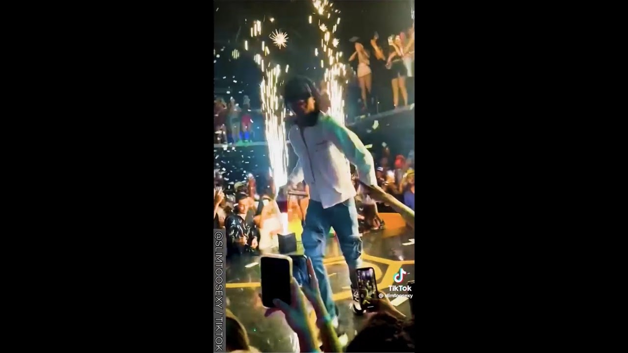 Swae Lee of Rae Sremmurd Stage Dive Goes Wrong! #shorts