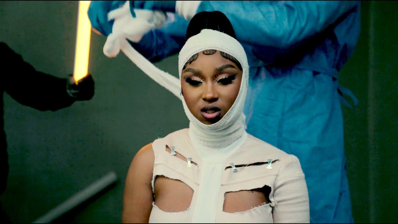 Erica Banks - Behind the Scenes of "Throw a Lil Mo (Do It)" Music Video