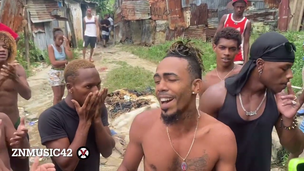 Shotcallers Spit BARZ In The Most DANGEROUS Barrio In DR!