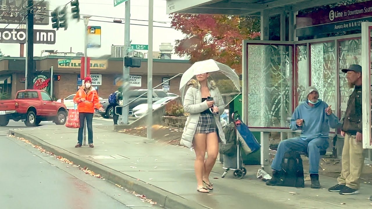 Seattle Business District - Aurora Ave 4K Street View Relaxation on a rainy day - Episode 17