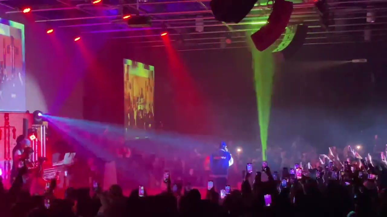 Flow G performs “Moon” in Toronto, Canada