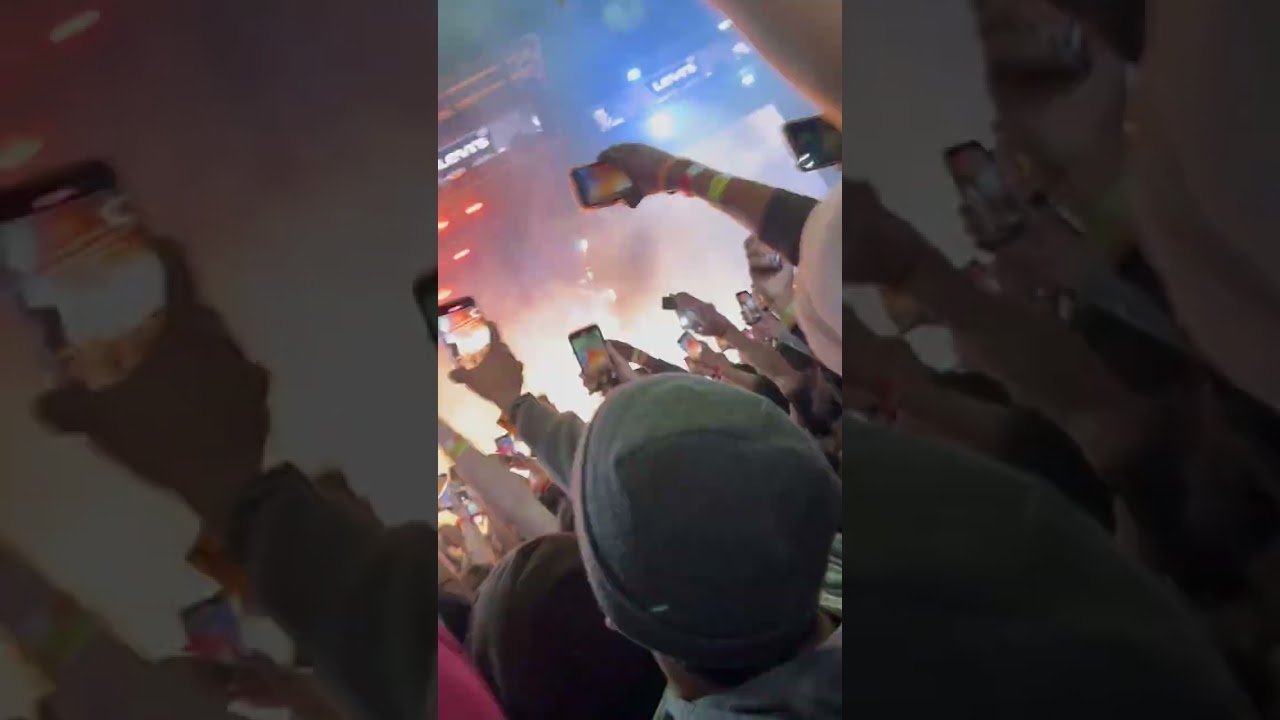 Travis Scott Rolling Loud 2023 Intro LA (HOLD THAT HEAT)