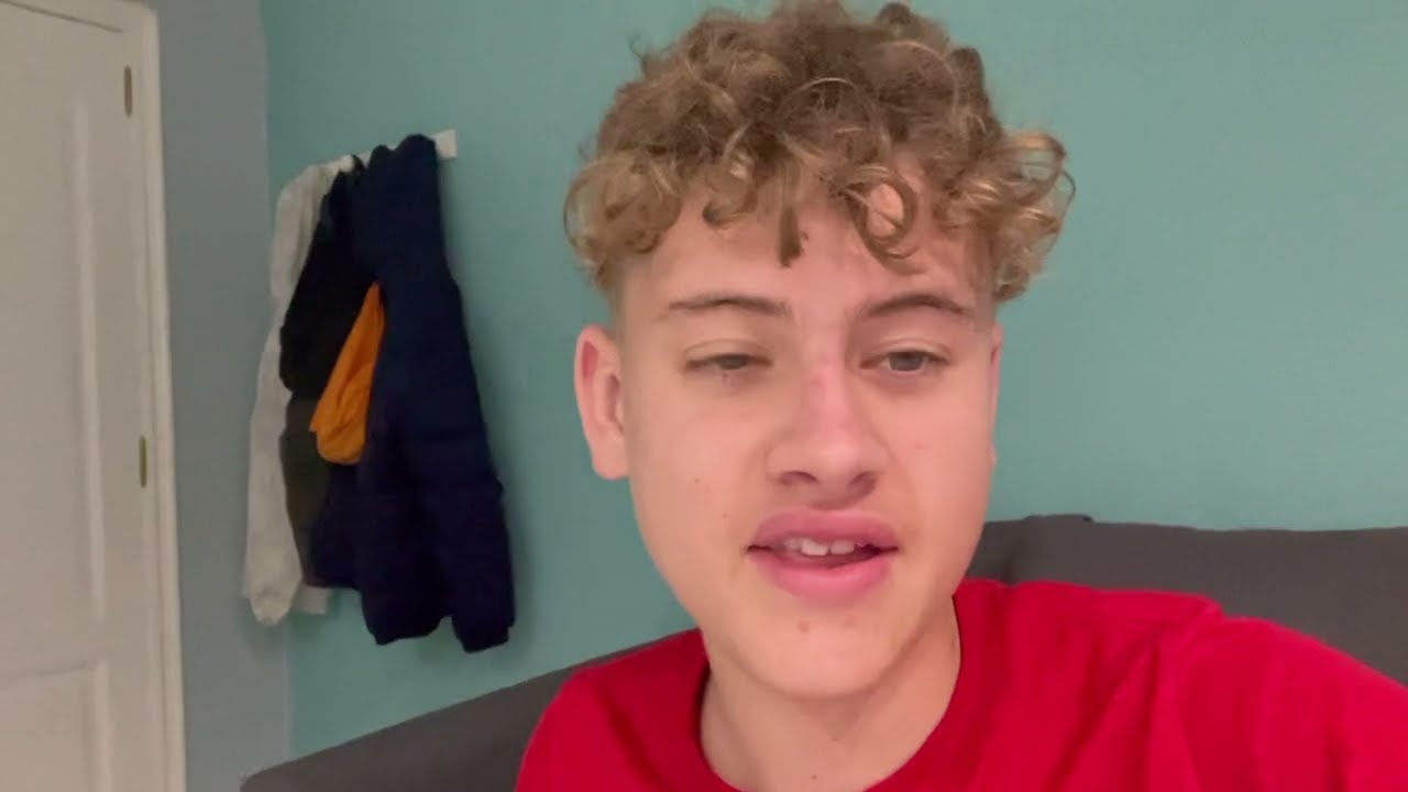 Listening to ice spice till she says grah