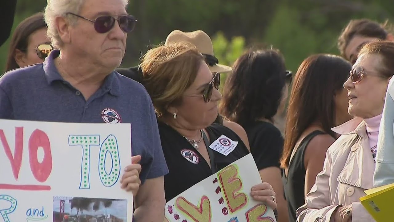 Hundreds of Deerfield residents angry over proposed industrial campus