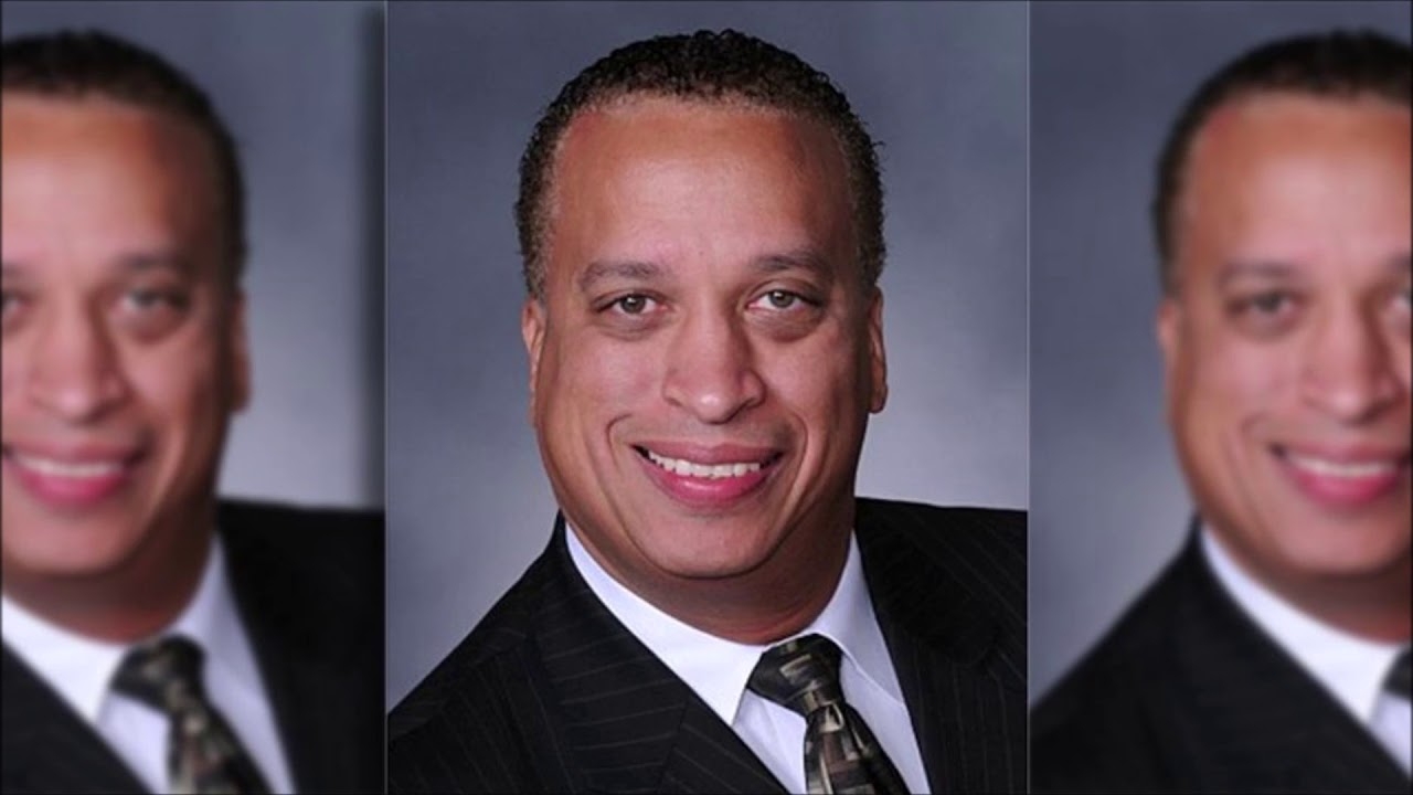 African American Millionaire Finds Racist Note In His Hotel Room