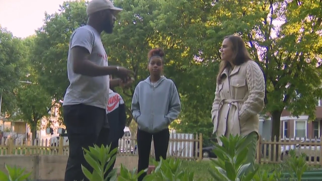How a Chicago police officer plans to use a garden to keep youth away from violence