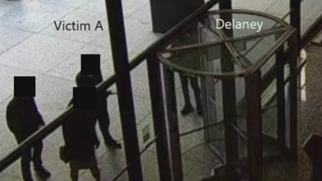 Man pulls machete at Dirksen Federal Building