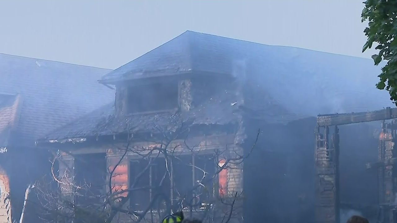 Three houses destroyed in Berwyn fire