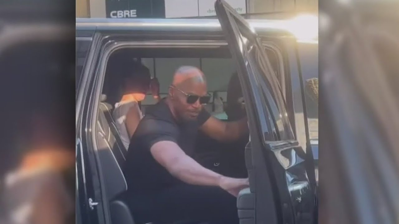 Jamie Foxx gives woman a surprise of a lifetime in Chicago