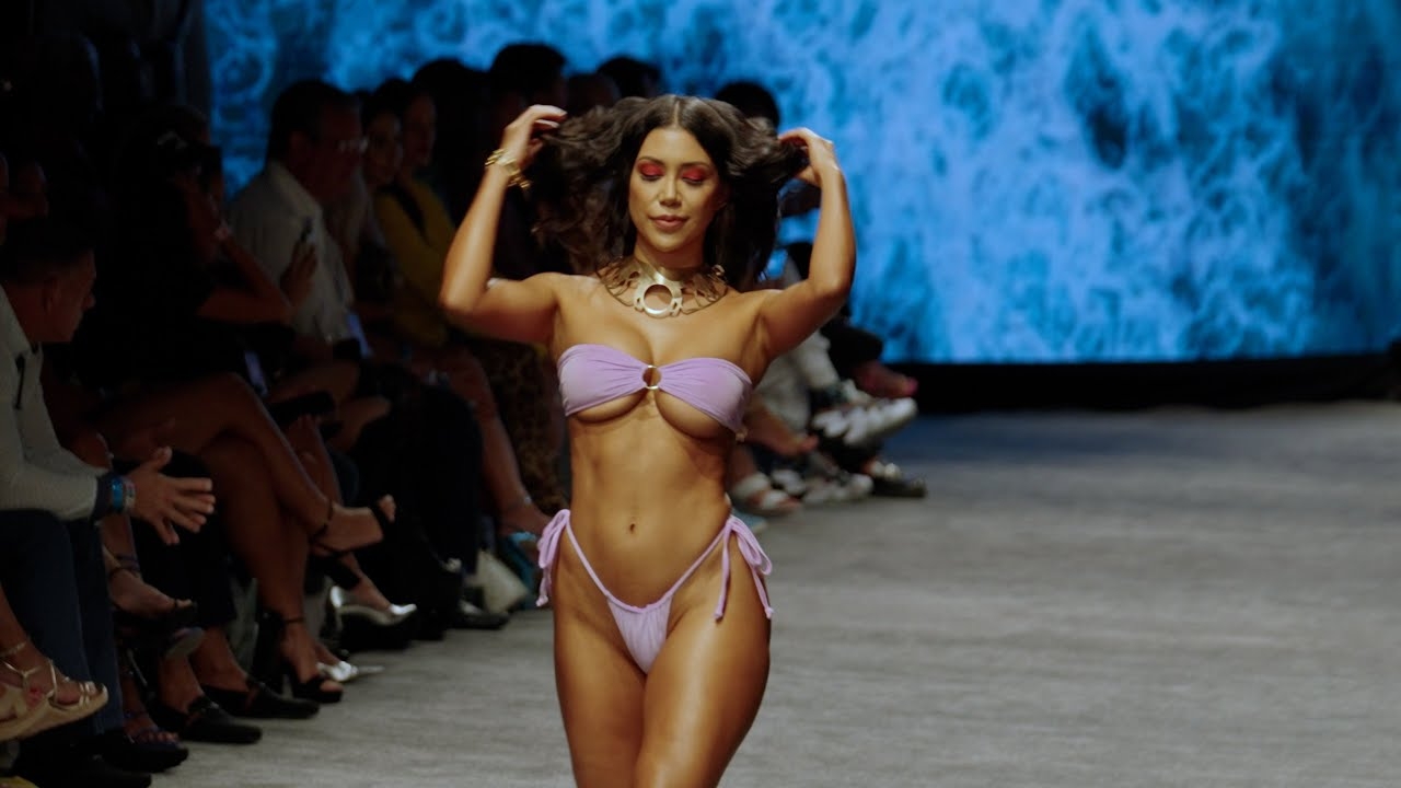 Lizzy Acosta in slow motion / Miami Swim Week 2023