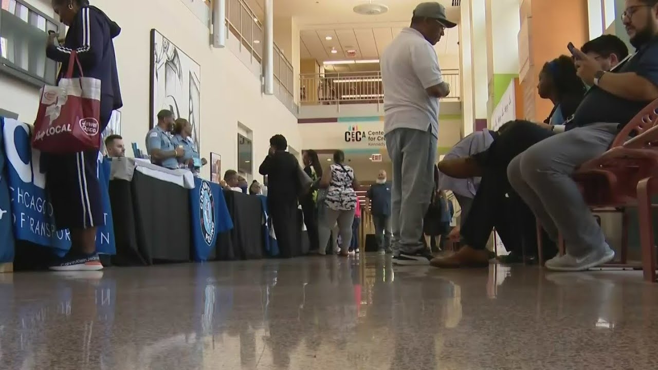 Mayor Johnson hears from Chicagoans at budget roundtable