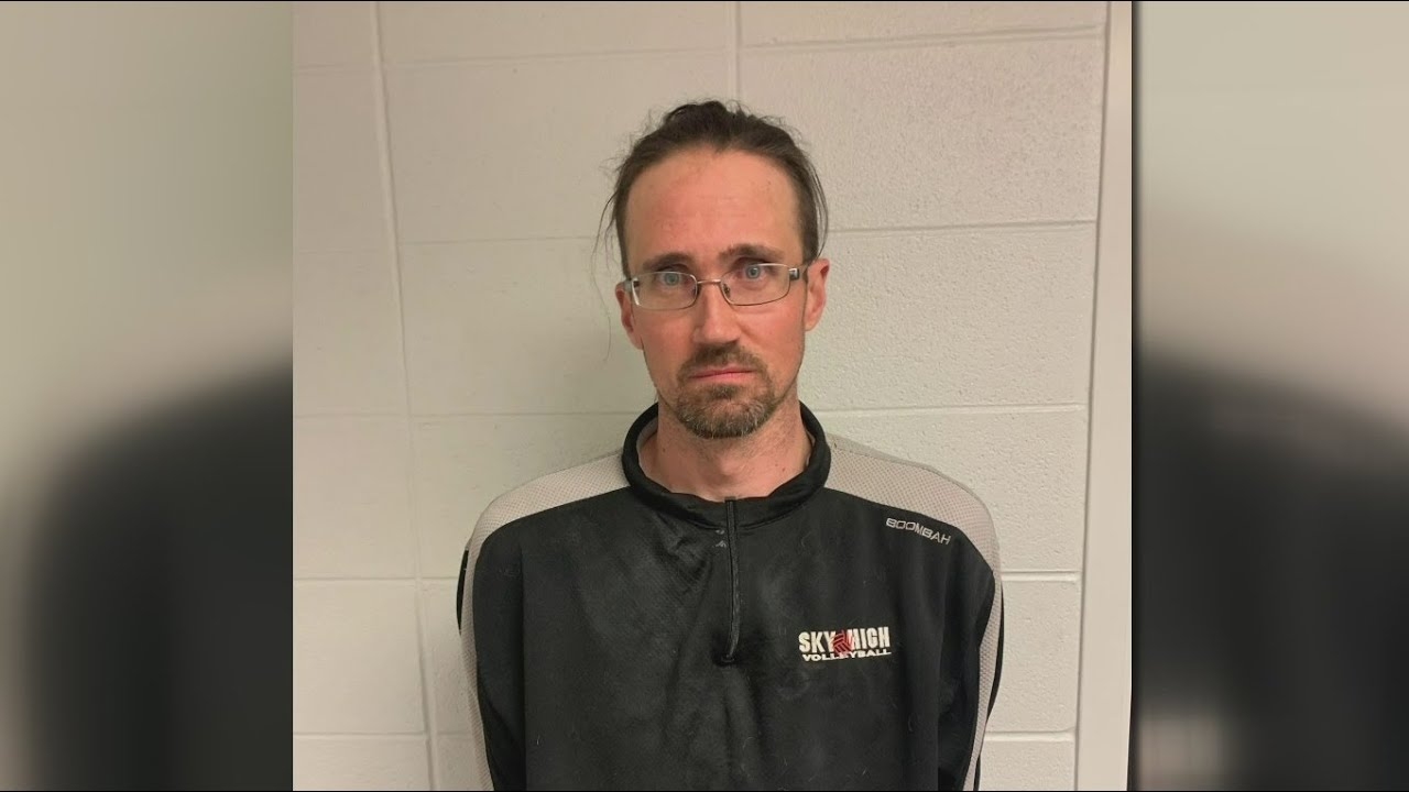 Former McHenry coach charged with soliciting detective posing as young girl