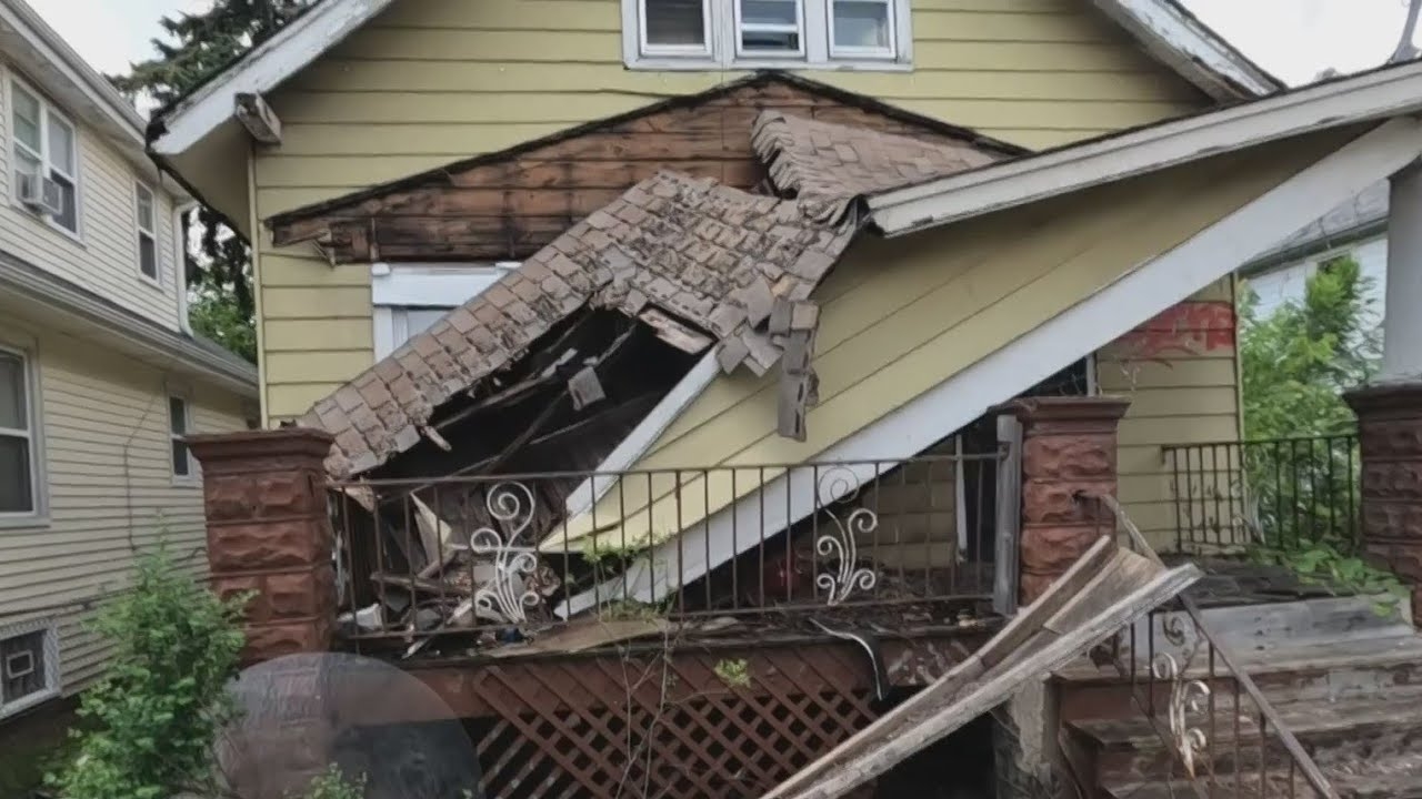 Neighbor wants action on abandoned, collapsing house in Roseland