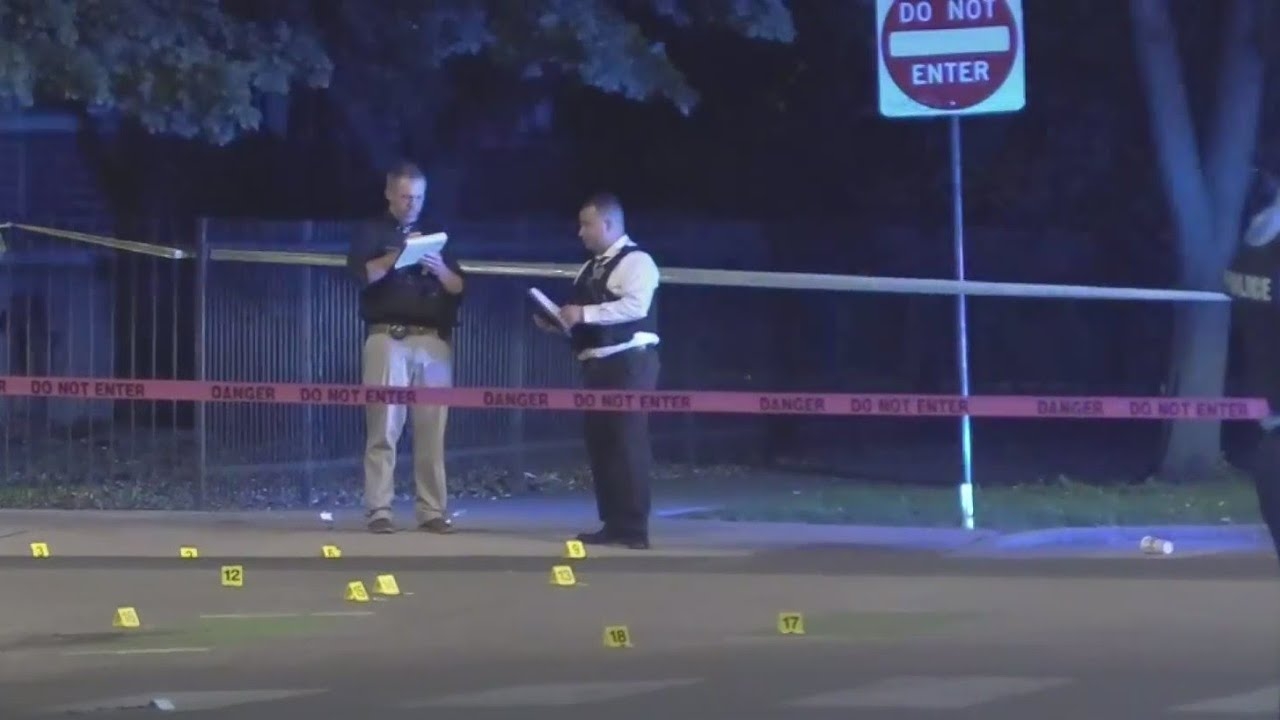 North Lawndale mass shooting leaves 1 dead, 4 hurt