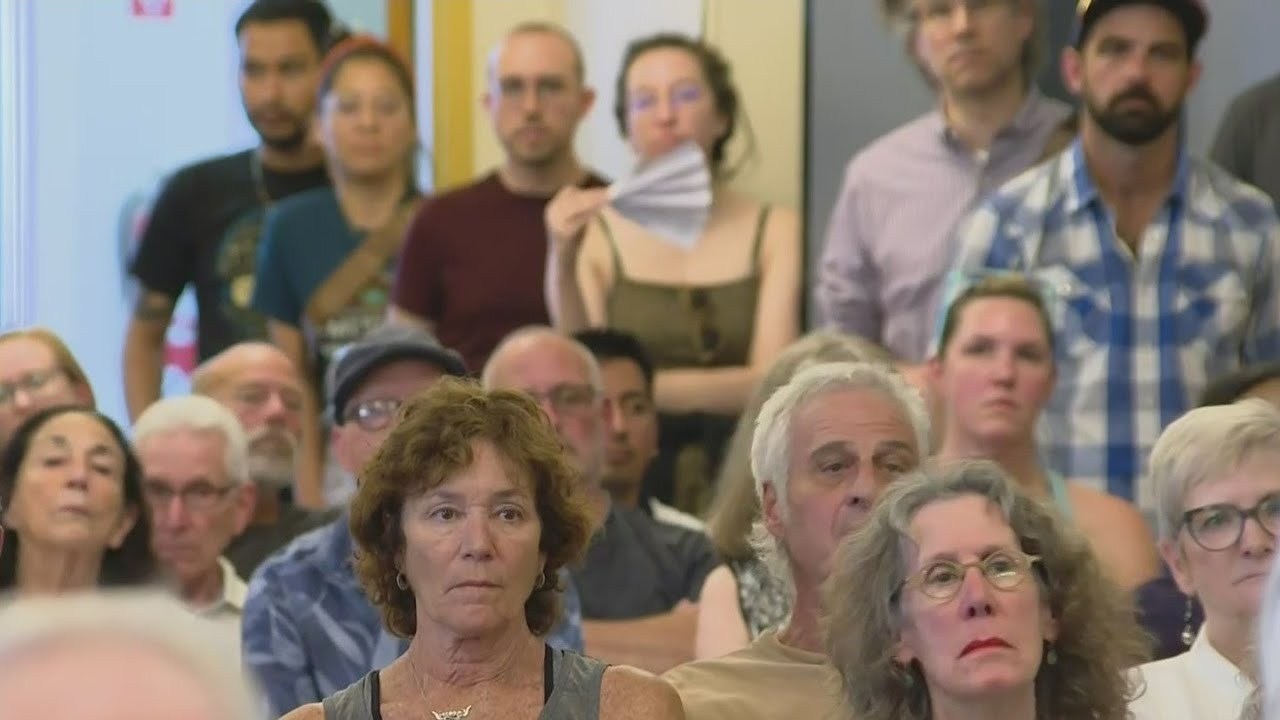 At meeting on planned migrant shelter in Uptown, residents say they want to help