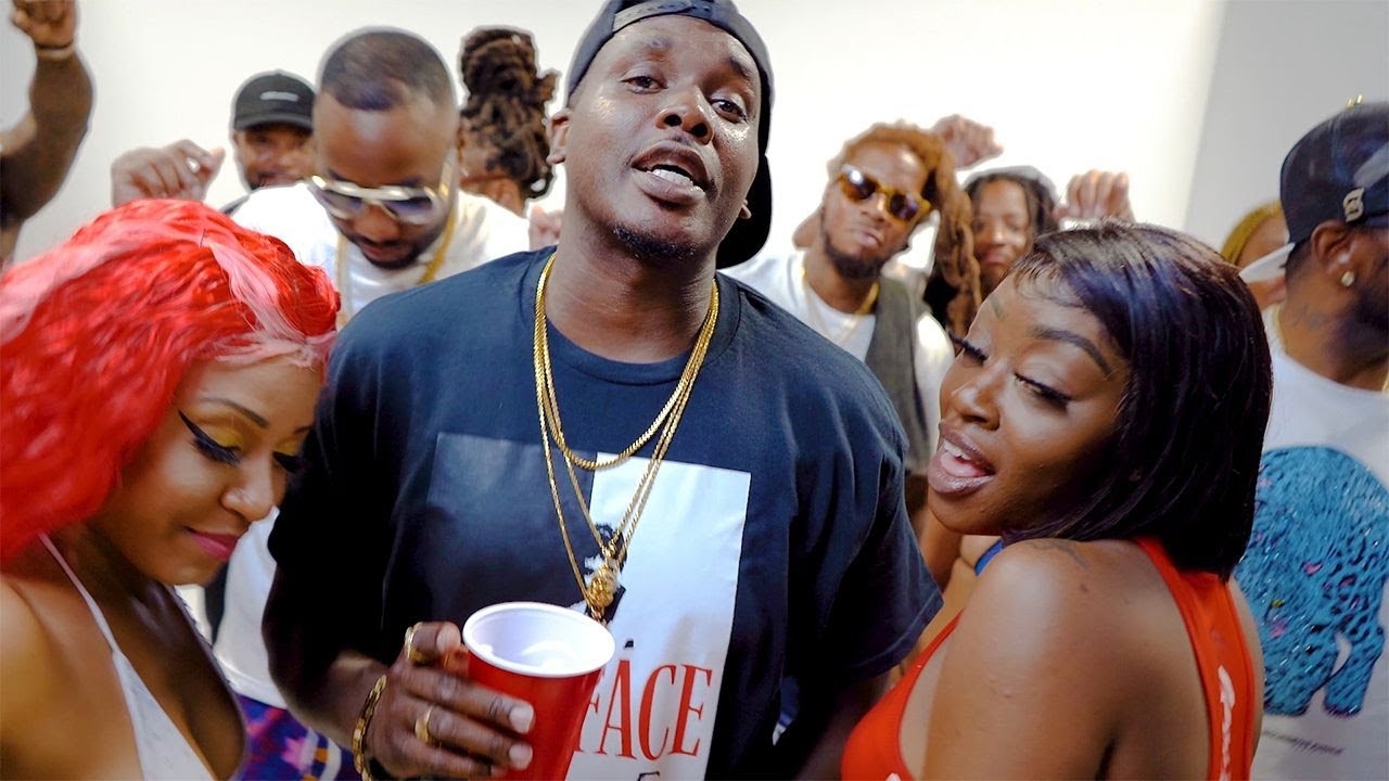 Zay Untamed Feat. Mcklezie - Toot It Up