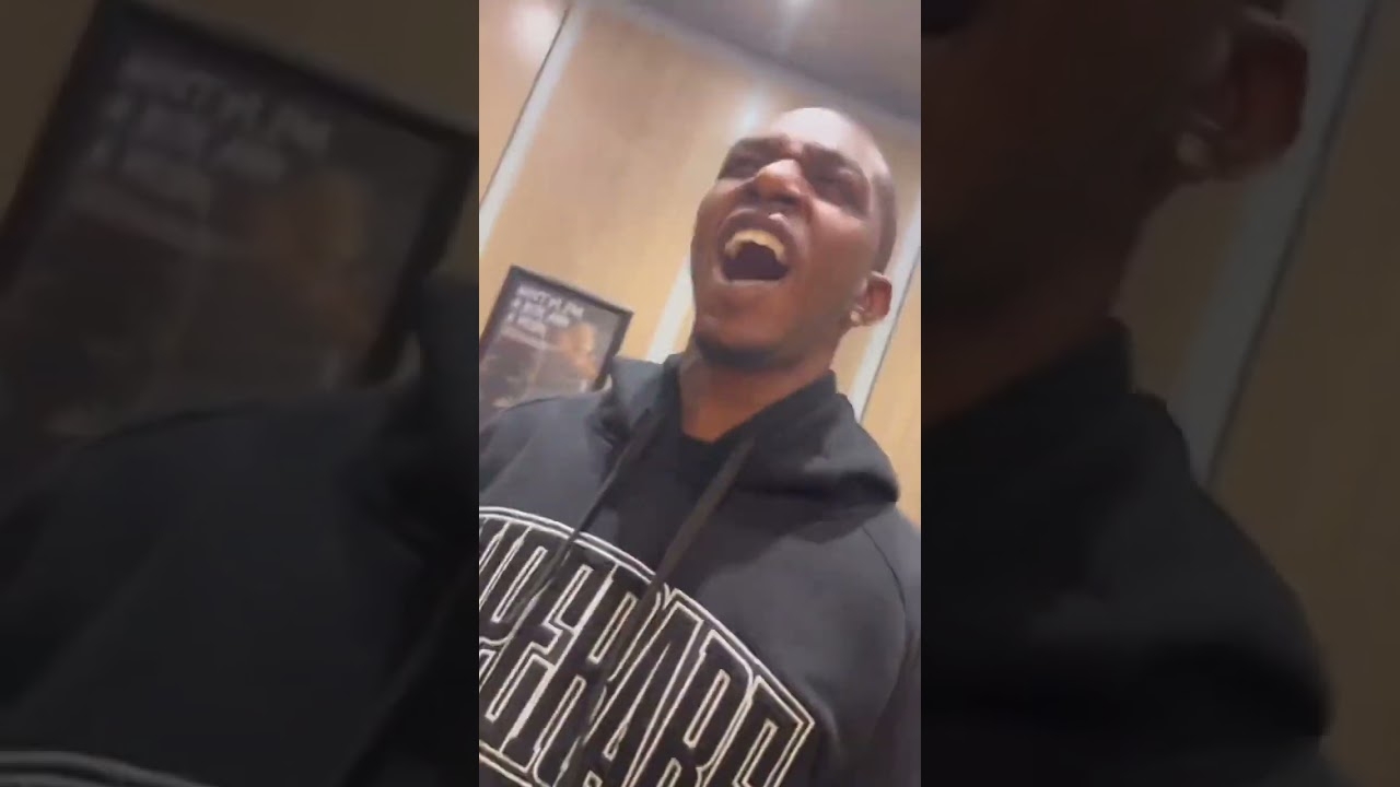 Charleston White hits his Boxing Opponent In The Head With Kn*fe(Must Watch)