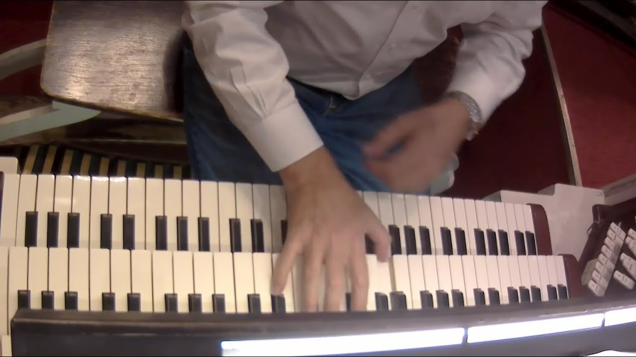 Organist to perform 130-year-old concert program at Elgin church