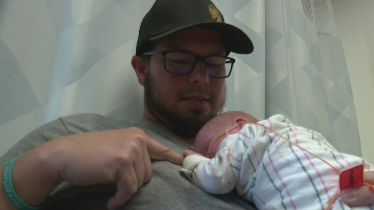 Parents share experiences in the neonatal intensive care unit