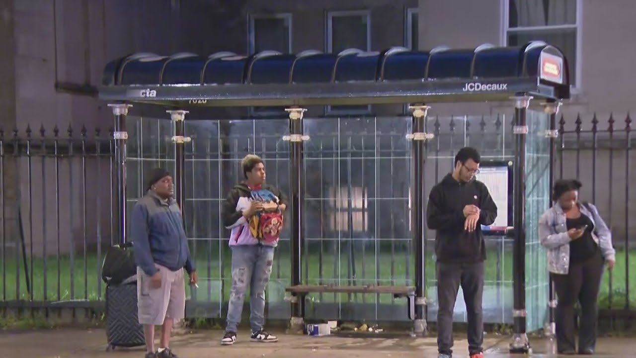 Robbery victim recalls experience of being held up at Chicago bus stop