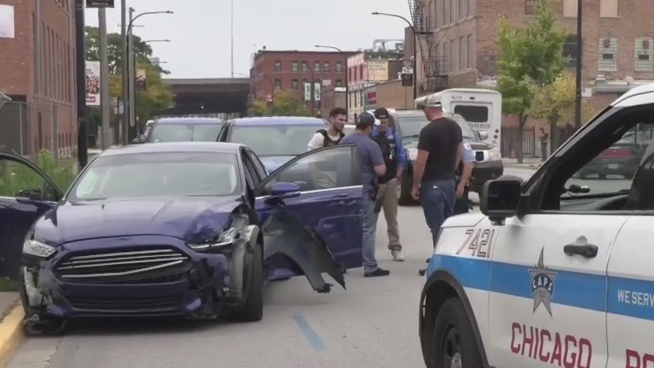 Chicago officer hurt by carjacker in stolen vehicle