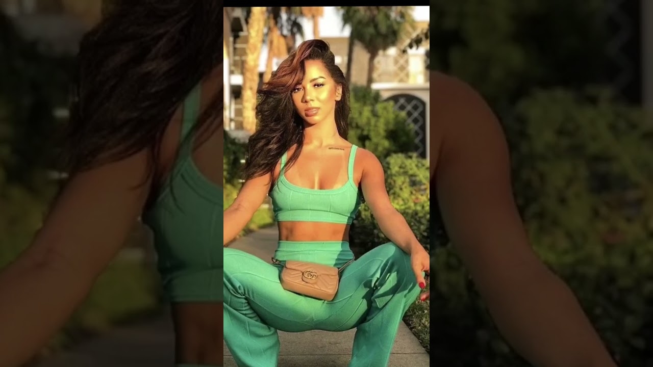 Pictures of the sexy Brittany Renner #brittanyrenner #igmodel #sexy #Shorts