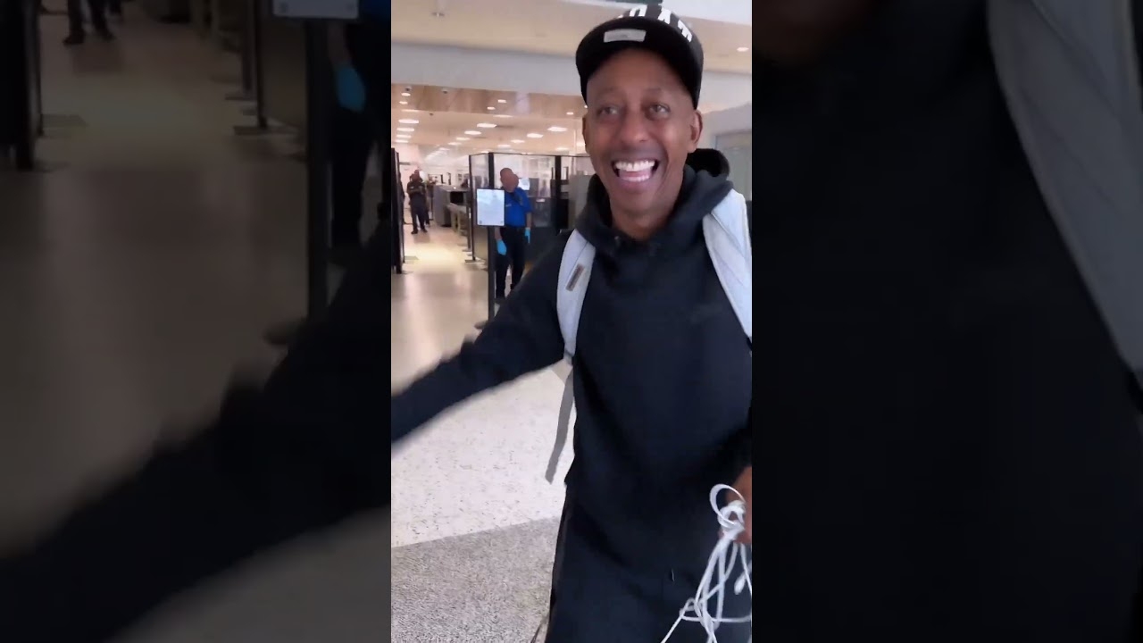 Gillie Clowns Freaky TSA Agent