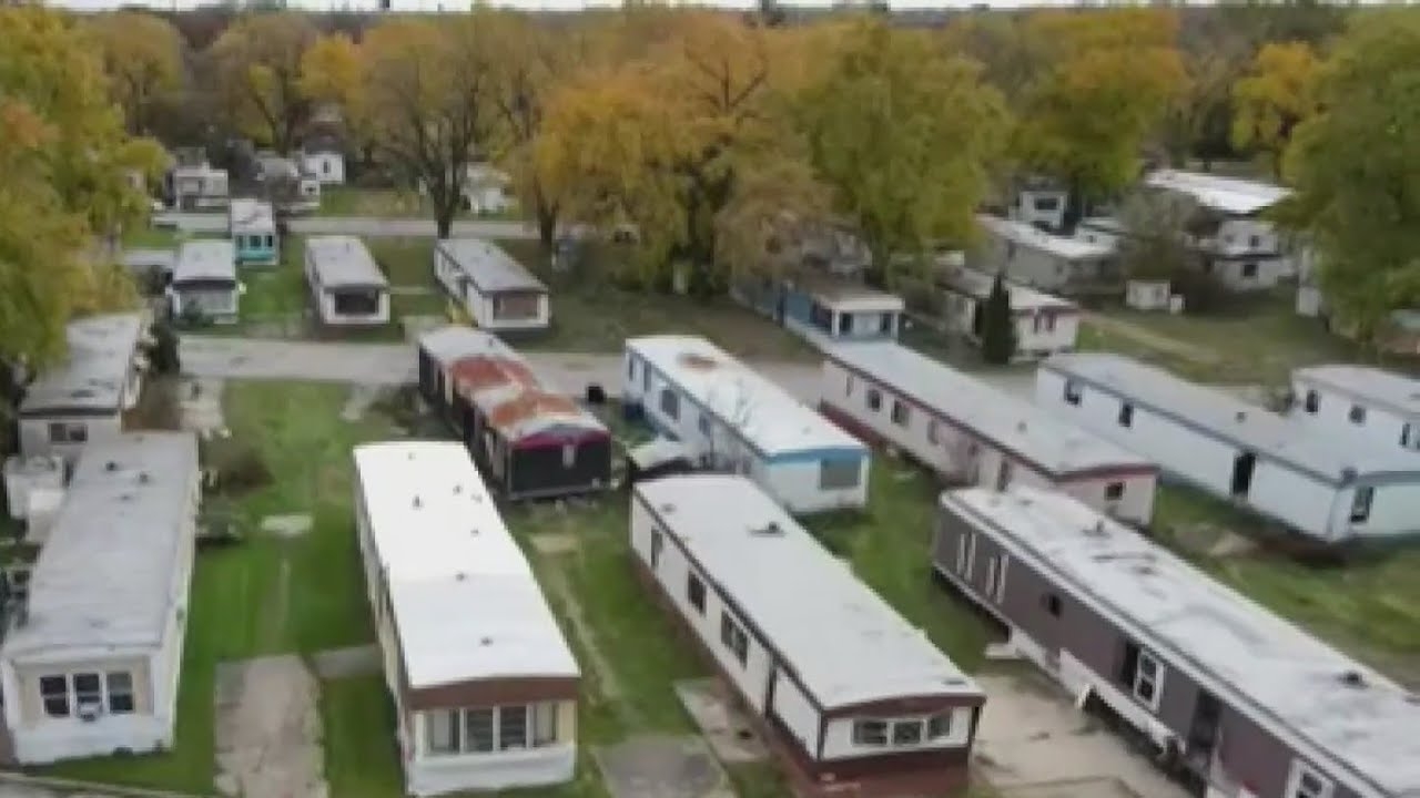 Suburban Chicago trailer park may get water shut off next week