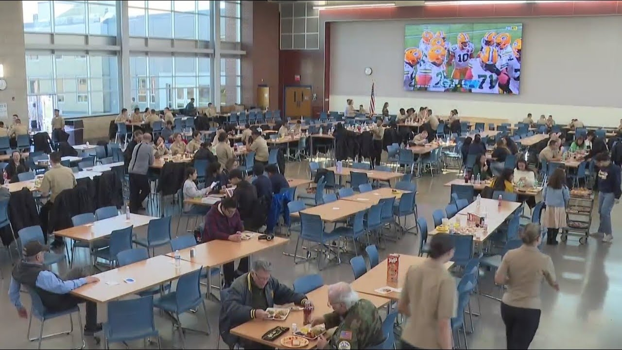 Volunteers at suburban Chicago high school give Navy recruits a taste of home this Thanksgiving