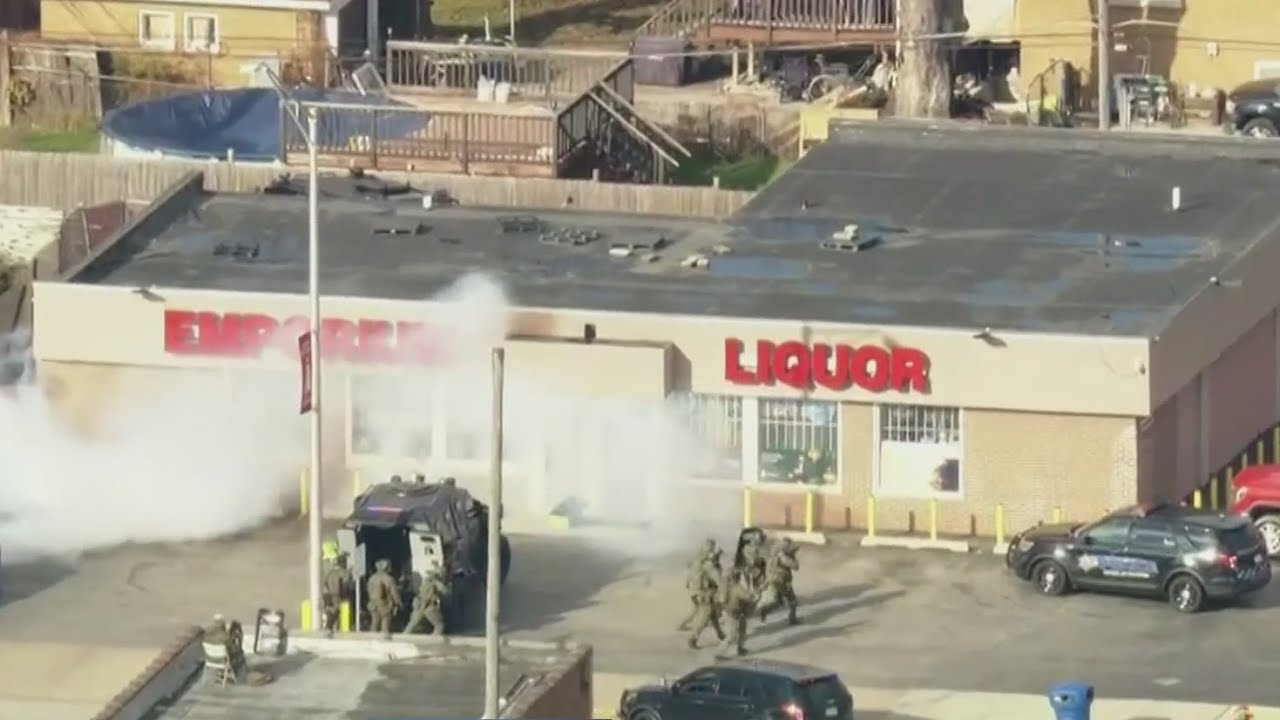 3 suspects charged after armed robbery, SWAT response at liquor store in Chicago suburb