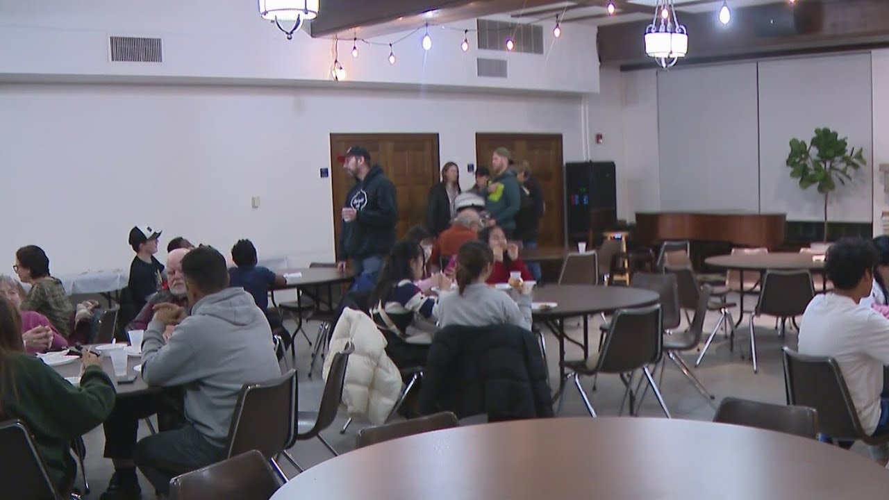 Suburban Chicago church open doors to migrants
