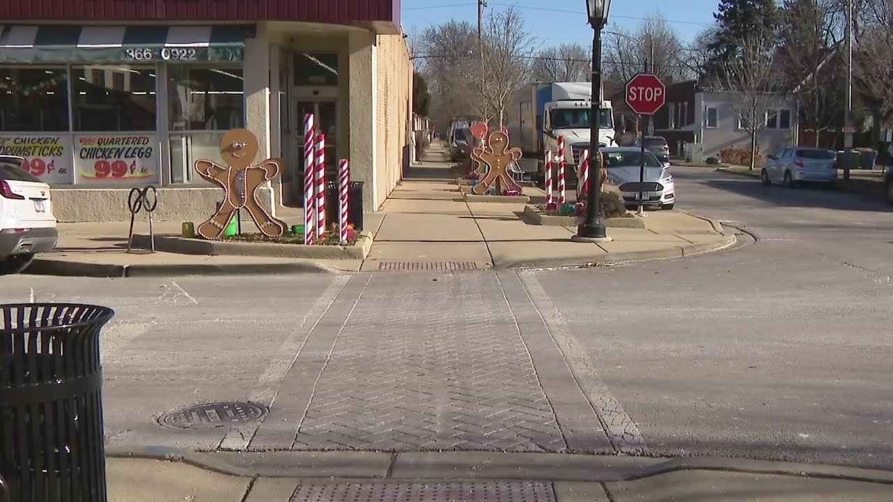 Two more postal workers robbed in Chicago area