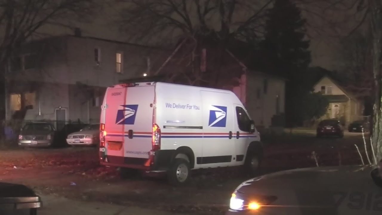 U.S. Postal Service vehicle, mail stolen on Chicago's South Side