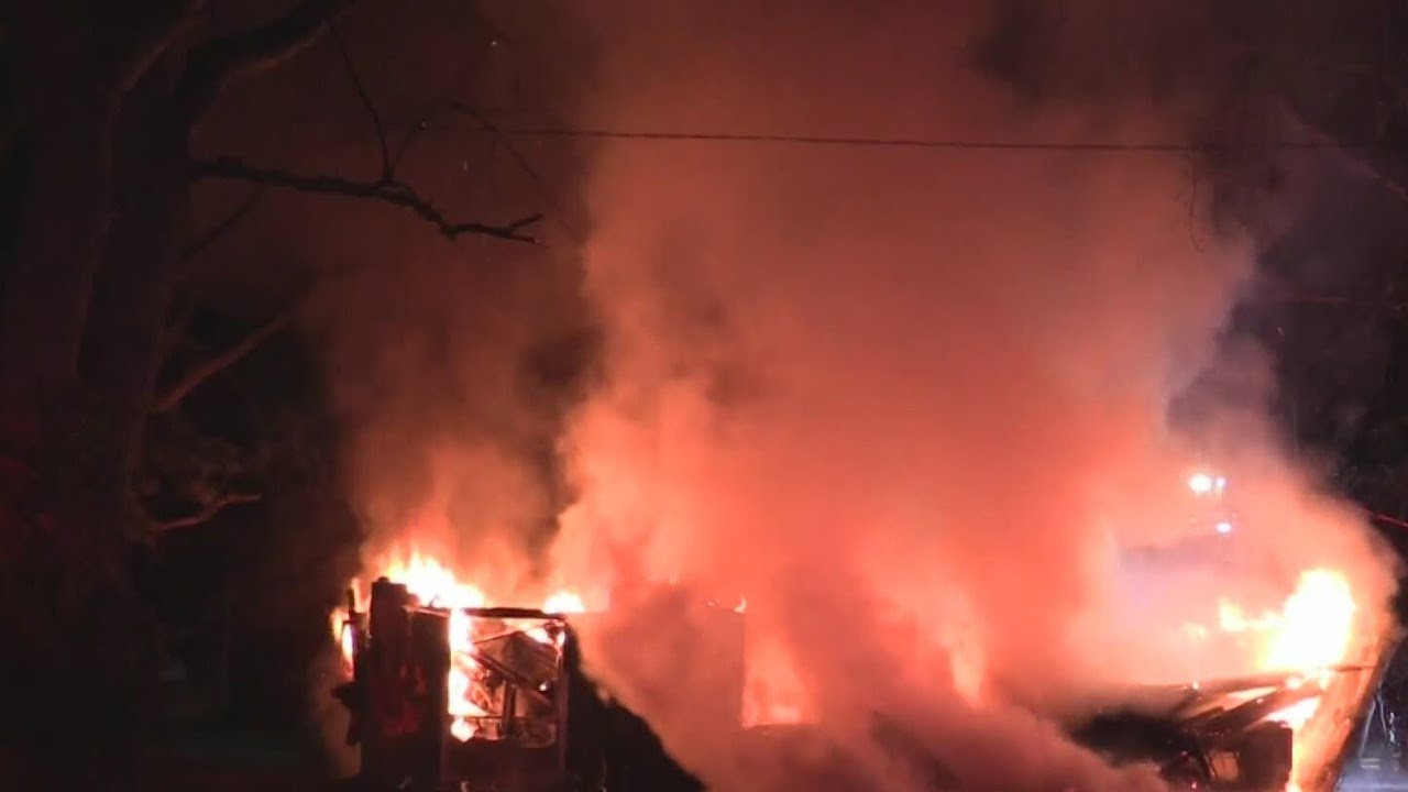 Firefighters battle massive house fire in south Chicago suburb
