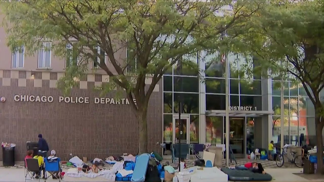 CBS 2 looks into how much Chicago is spending on newly arrived migrants