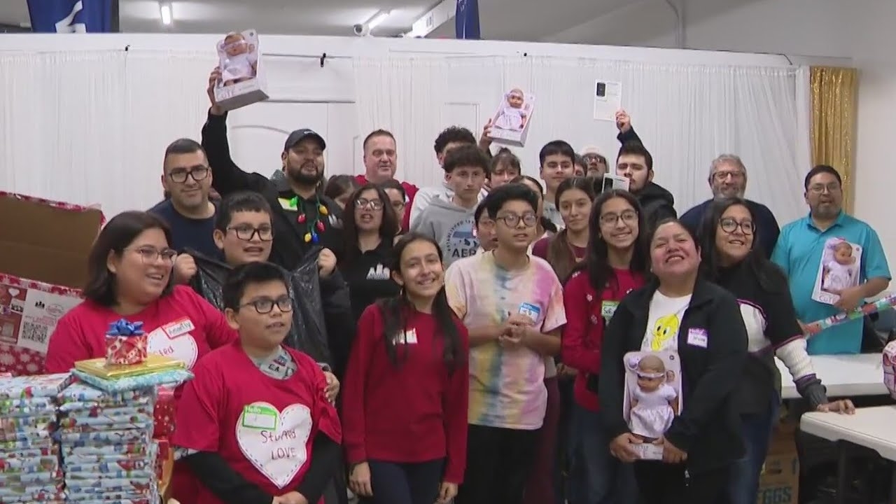 Volunteers wrap gifts for Southwest Side Chicago kids