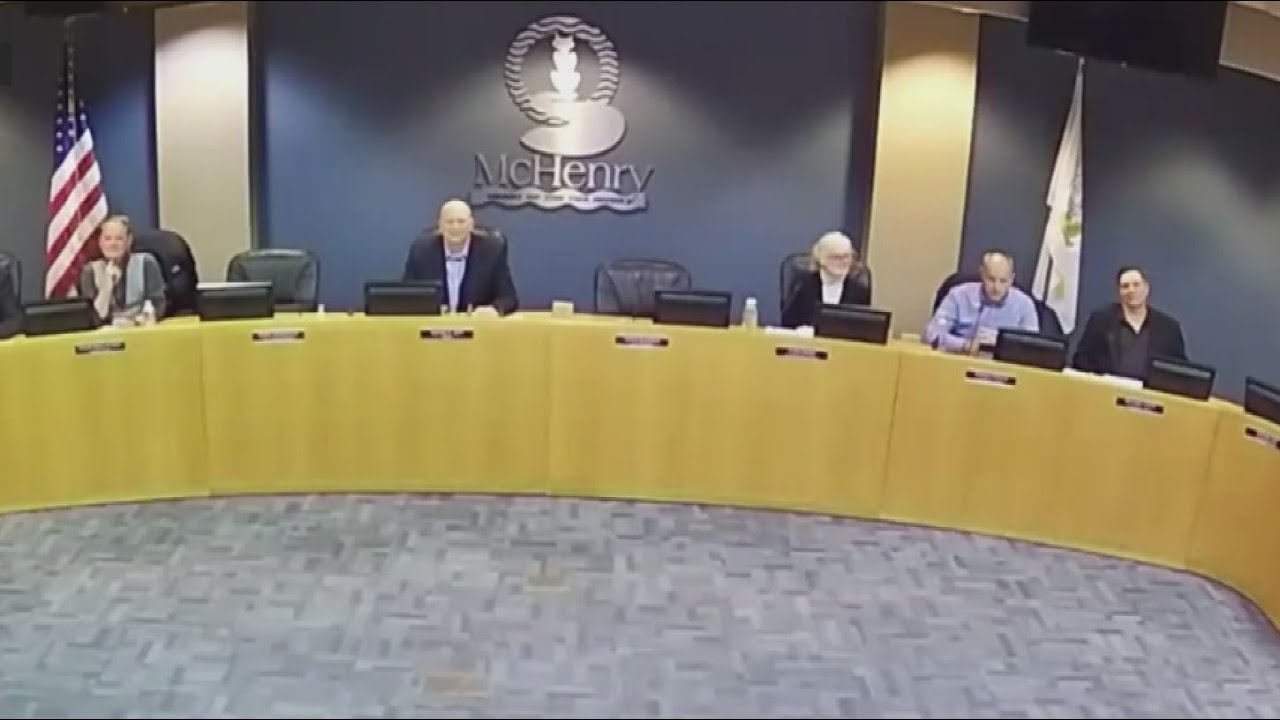 Another Chicago area suburb passes ordinance to discourage buses from dropping of migrants