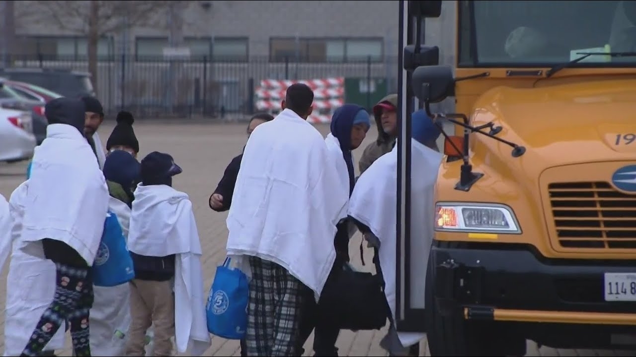 Chicago uses $95 million in COVID-19 pandemic aid to staff migrant shelters