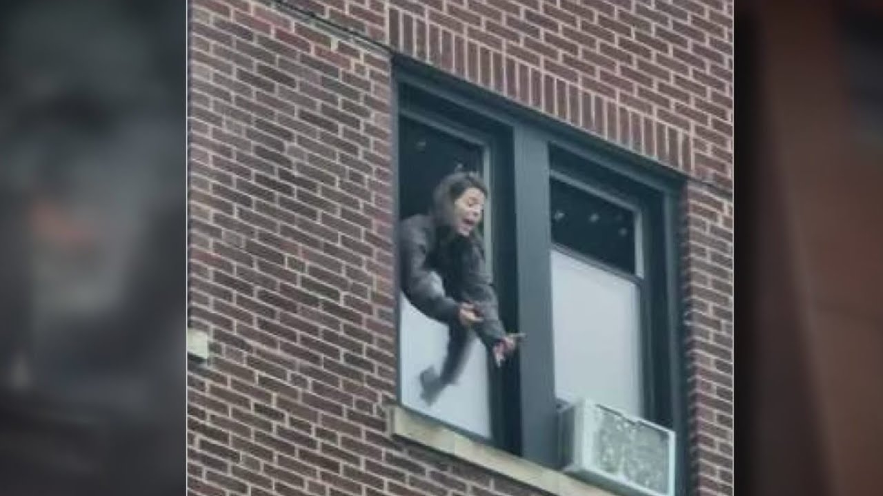 2 hospitalized in fire at Chicago apartment building with troubled past
