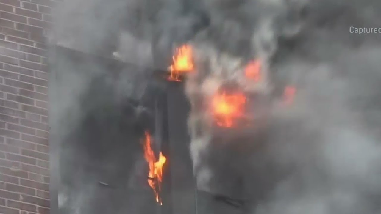 Residents at Chicago apartment describe terrifying moments trying to escape fire