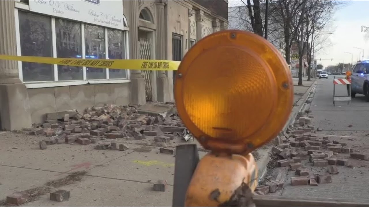 Facade of church on Chicago's South Side collapses after failed inspection