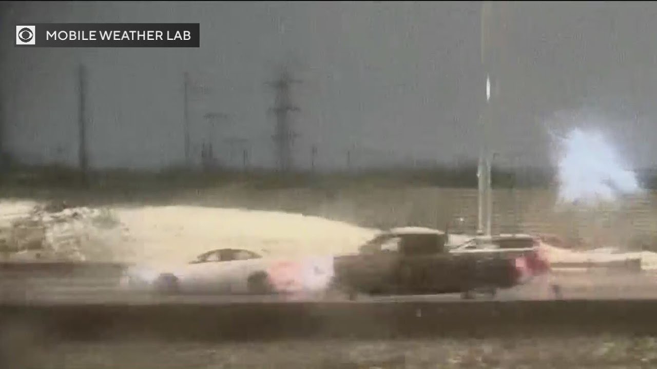 Slick conditions on Stevenson Expressway amid winter storm