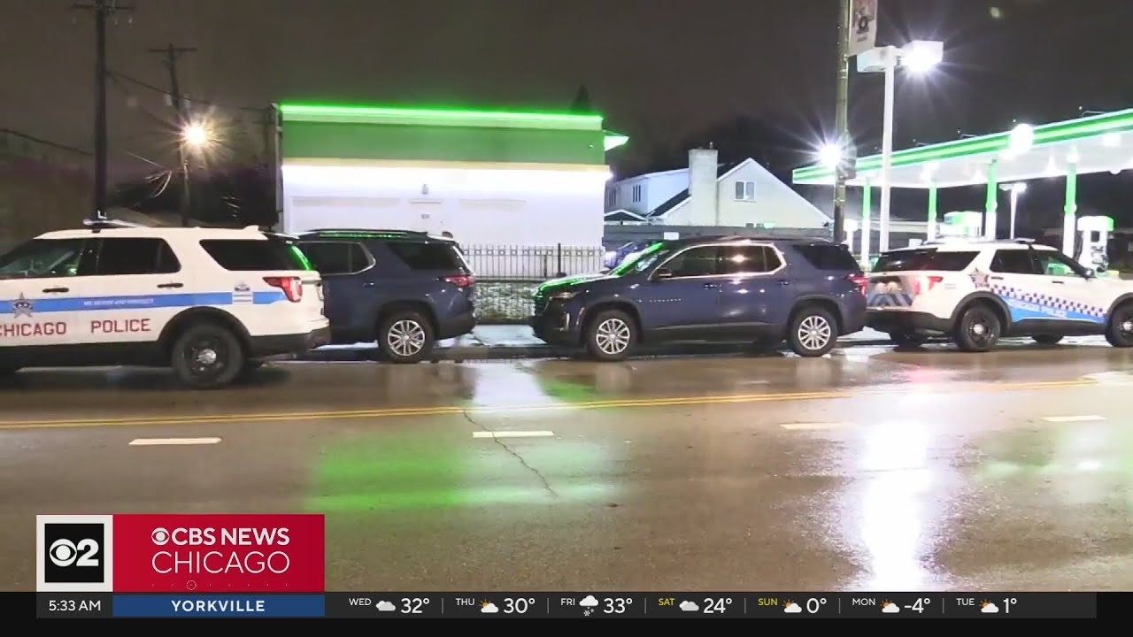 Chicago convenience store employee shot, killed during robbery