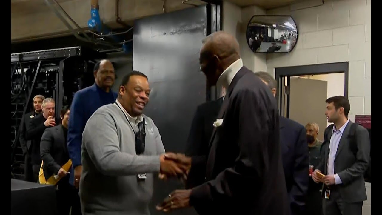 Late Jerry Krause booed at Bulls Ring of Honor ceremony
